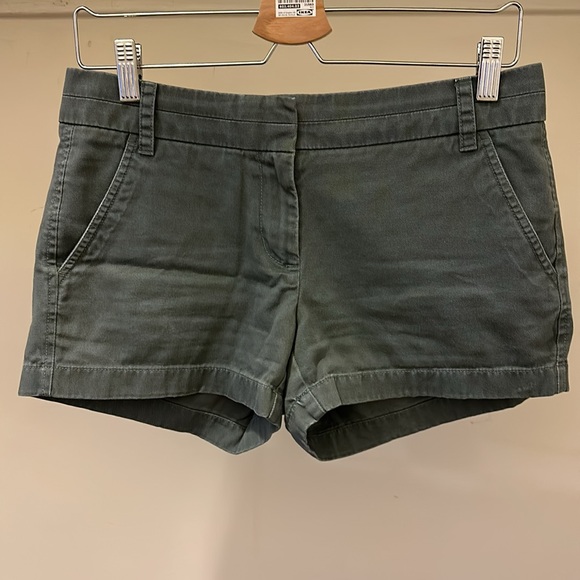 New J. Crew 3" chino short City Fit 100% cotton broken in khaki classic shorts - Picture 2 of 9
